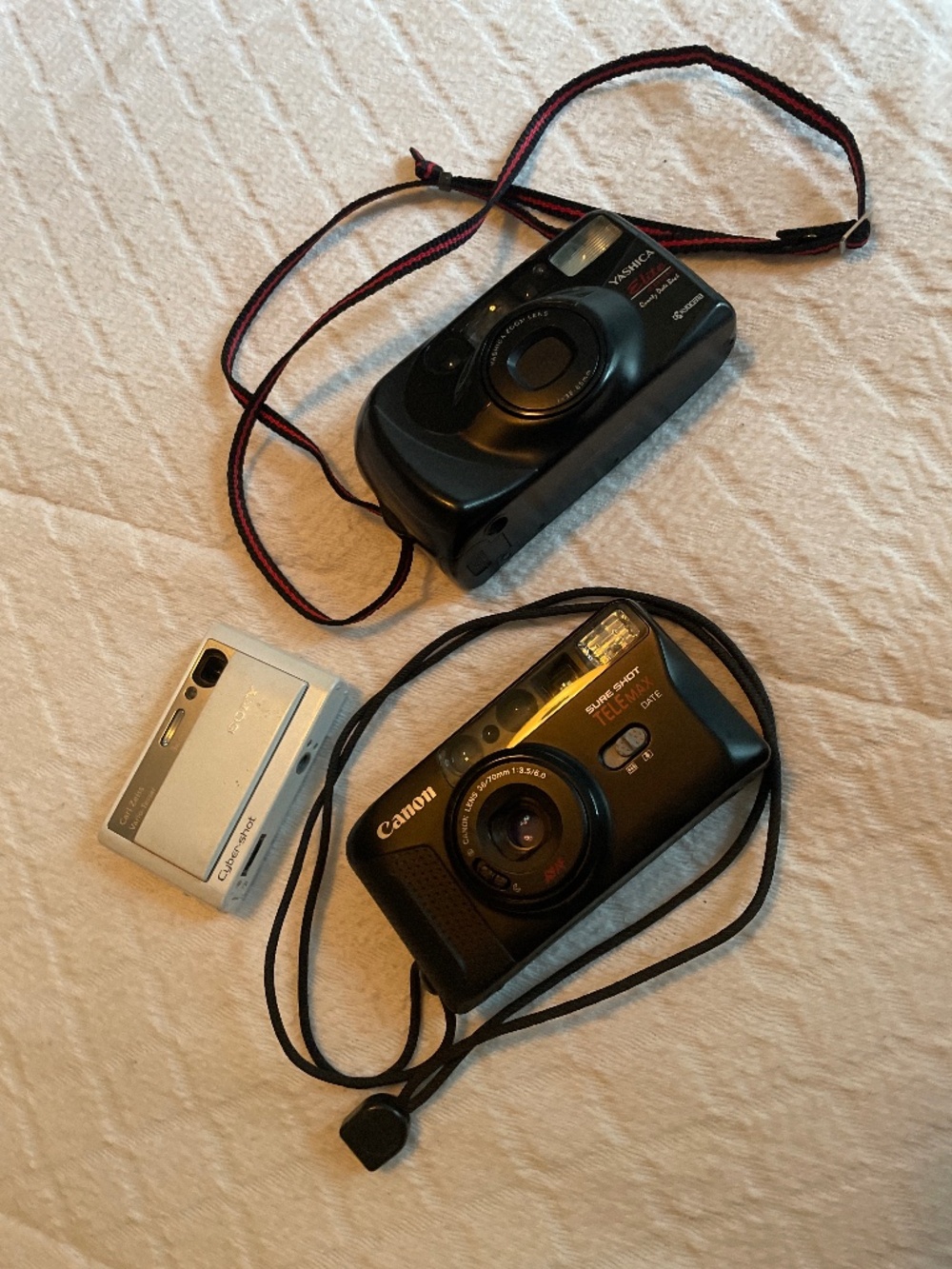 Camera Lot - Picture 1 of 16